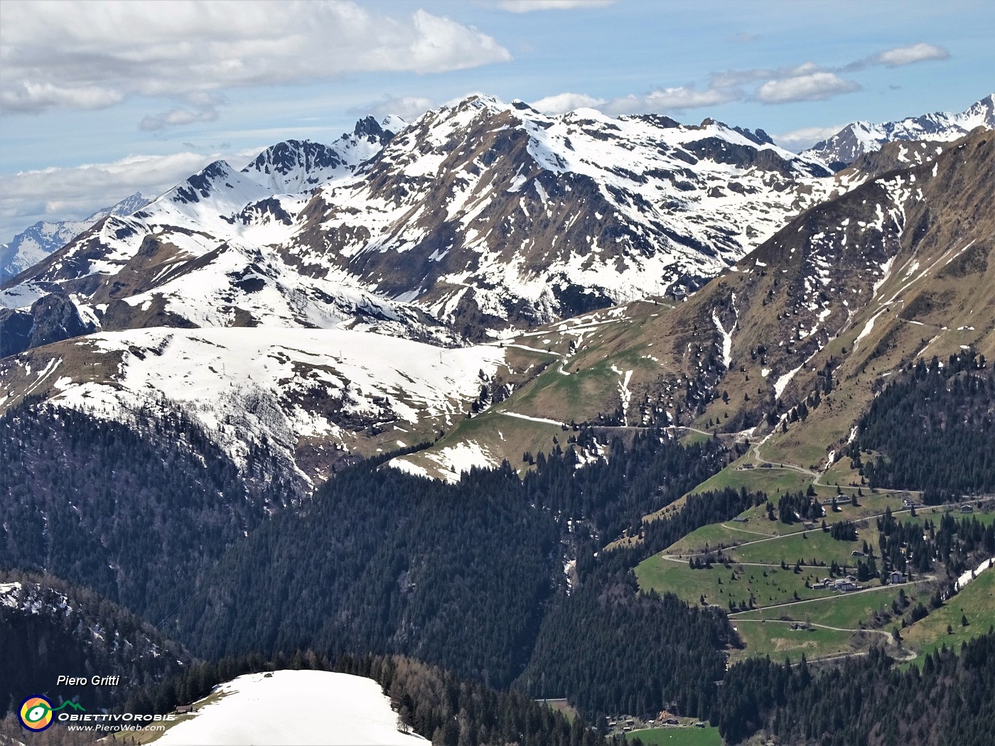 58 Forcella Rossa (2055 m) vista verso la 'regione' del San Marco .JPG